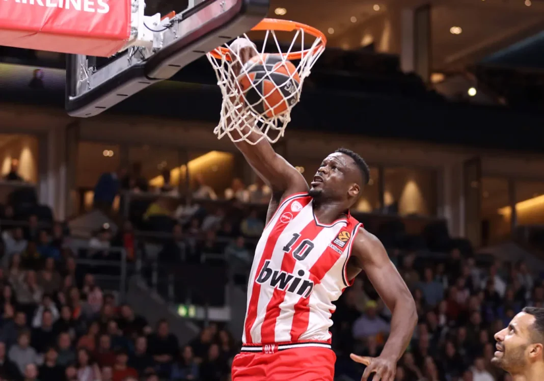 Moustapha Fall to return in Valencia vs Olympiacos